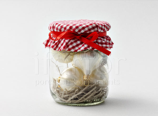 Christmas tree toy Garlic in a jar