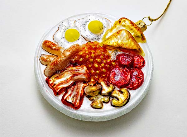 Christmas tree toy English breakfast