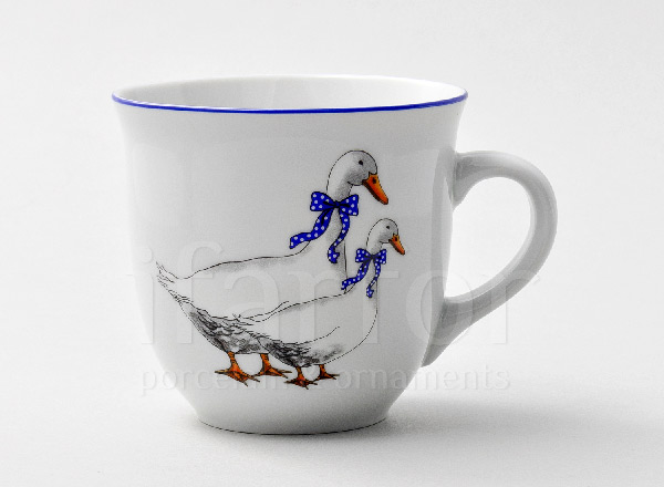 Mug Geese. Two geese are looking to the right Zvonek