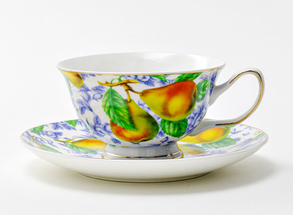 Cup and saucer second grade Pear Royal Classics