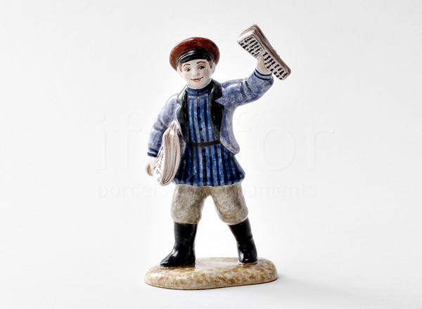 Sculpture Newsboy