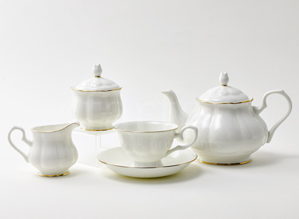 Tea Set Gold edging 6/15 Magnolia