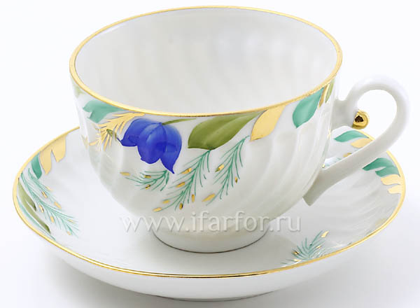 Cup and saucer Flowers and berries. Bluebell Twisted