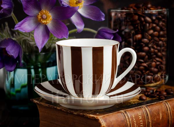 Cup and saucer Yes and no (brown) Lily of the valley