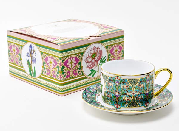 Cup and saucer in a gift box Flowers and berries of Russia. Incised violet Solo