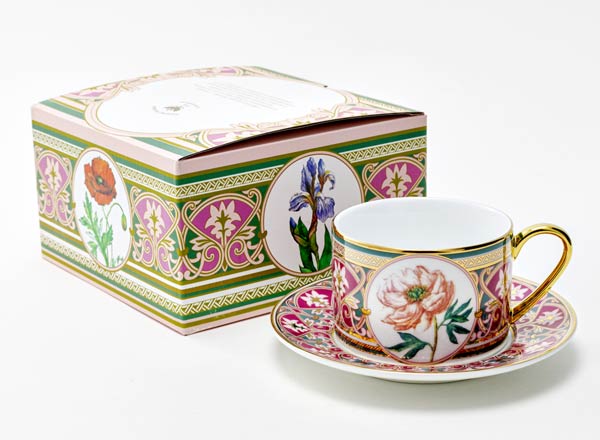 Cup and saucer tea Flowers and berries of Russia. Wonderful peony Solo