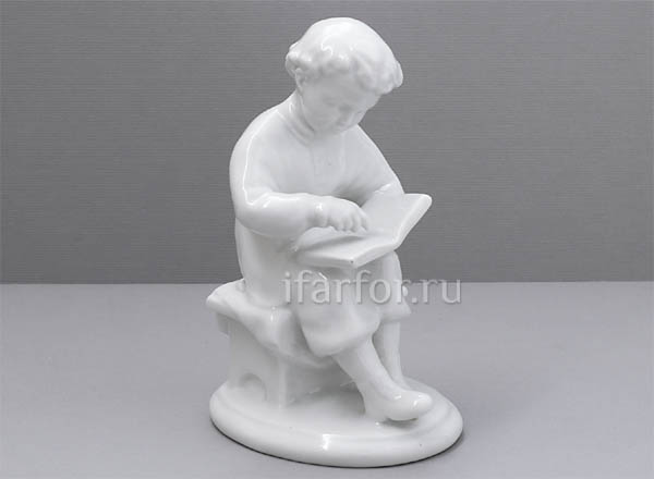 Sculpture Young Lenin with a book Indefined