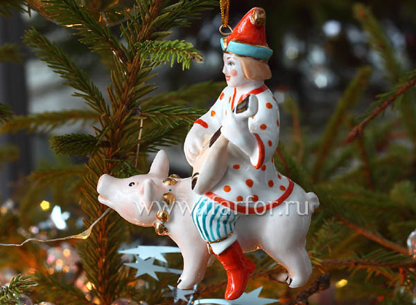 Christmas tree toy Skomorokh on the pig