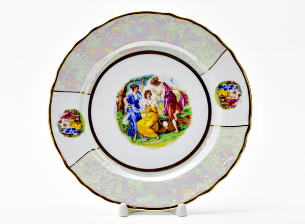 Plate shallow Madonna Mother of Pearl
