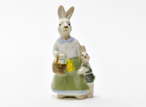 Sculpture Hare mother Marie
